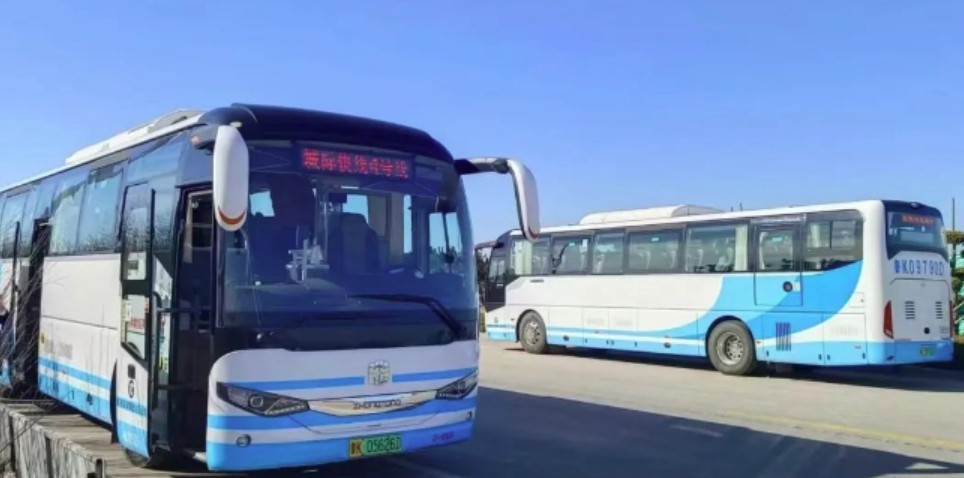 乘坐城際4號線，打卡布魯維斯、那香海、海草部落，連線貓頭山、火炬八街。